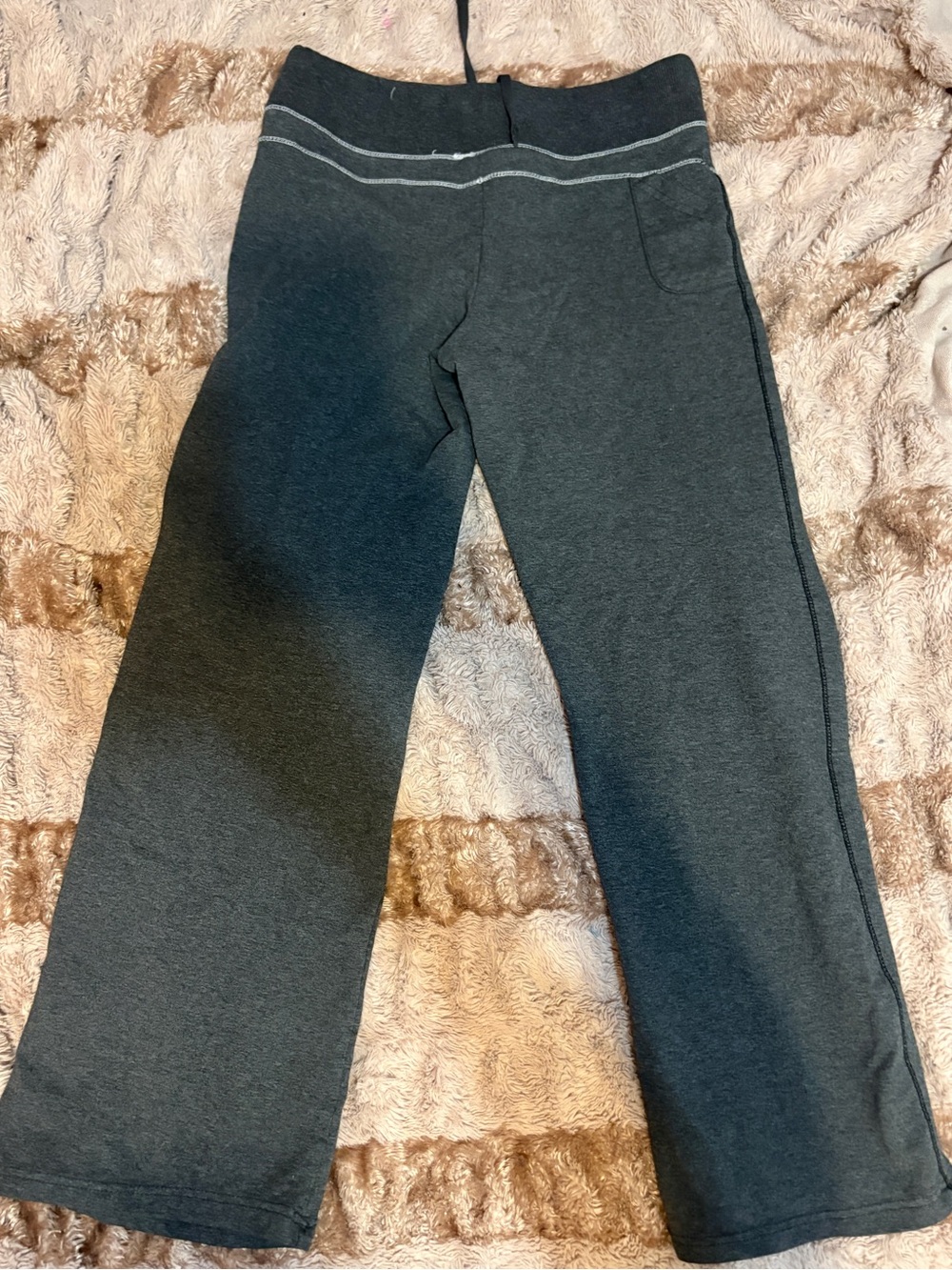 Vintage Roots Sweats - Picture 3 of 7